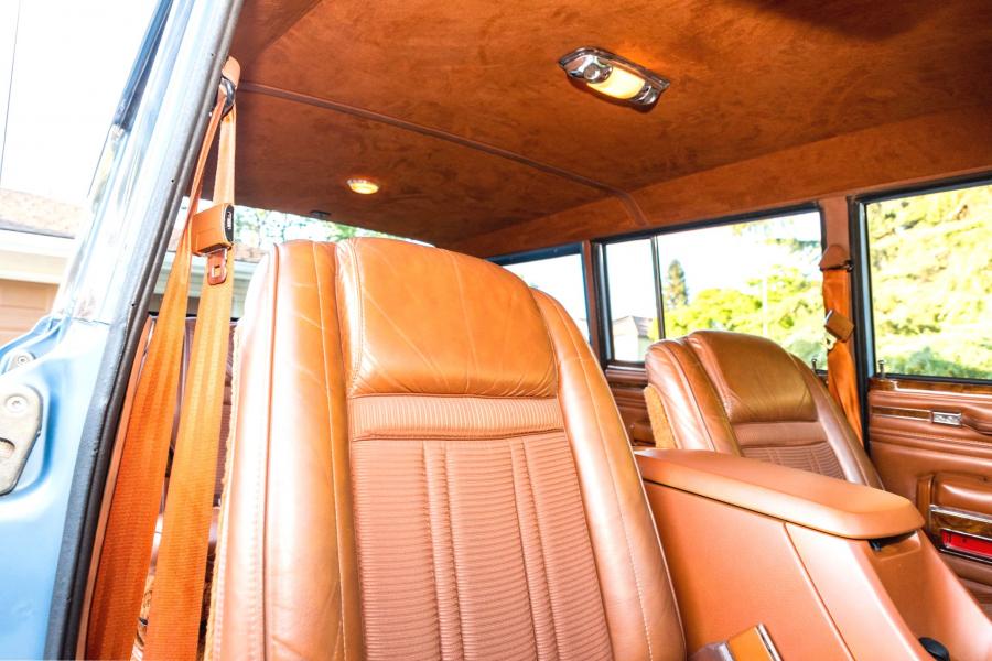 Интерьер Jeep Grand Wagoneer LS1 V8 1984 года  (фото 40 из 179)